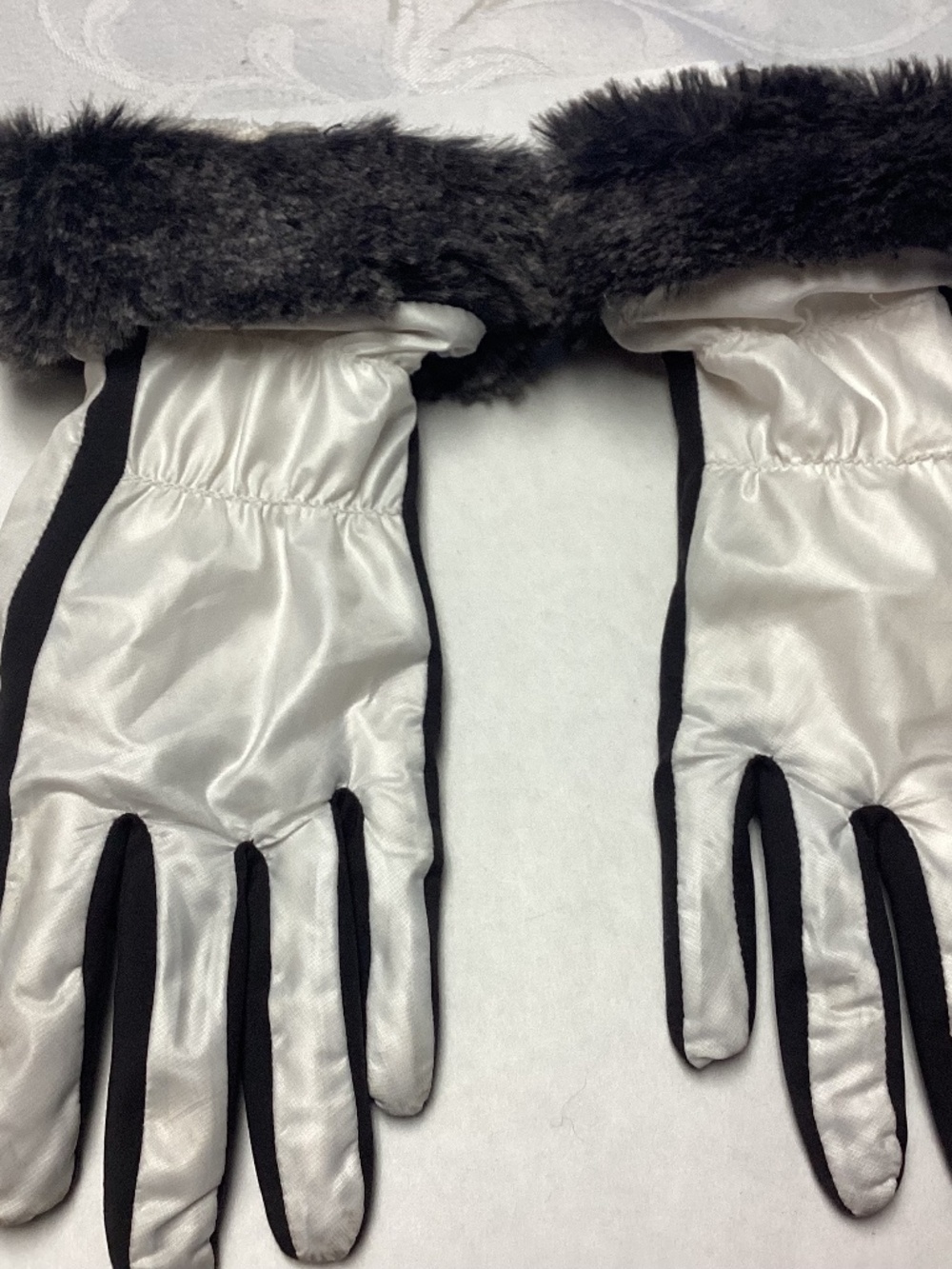 White n black winter gloves super cute. Must have for CCCCOLD ON WAY